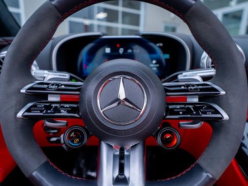 Used 2022 Mercedes-Benz SL 63 AMG 4MATIC image 40
