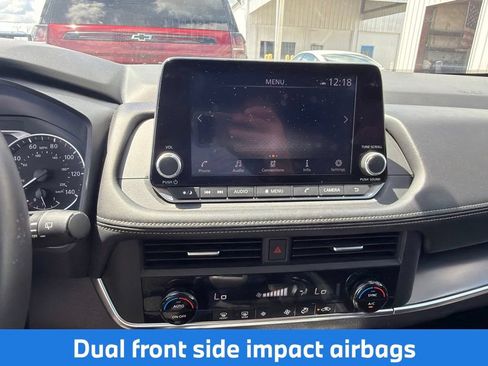 Used 2025 Nissan Rogue SV FWD image 14