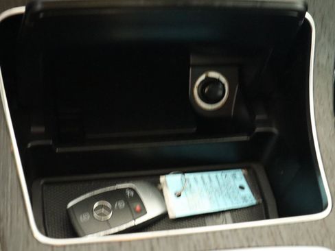 Used 2019 Mercedes-Benz C 300 4MATIC Sedan image 23