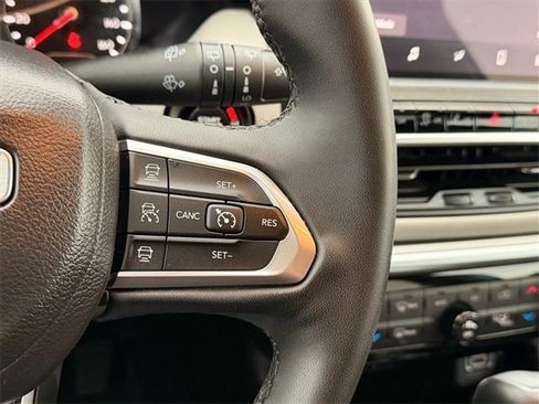 Used 2024 Jeep Compass Limited image 13