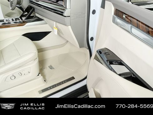 Used 2026 Cadillac Escalade Platinum Sport w/ LPO, ONYX Package image 28