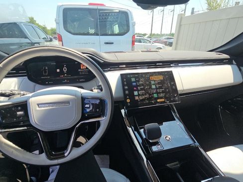 Used 2024 Land Rover Range Rover Sport Dynamic SE AWD/4WD image 9