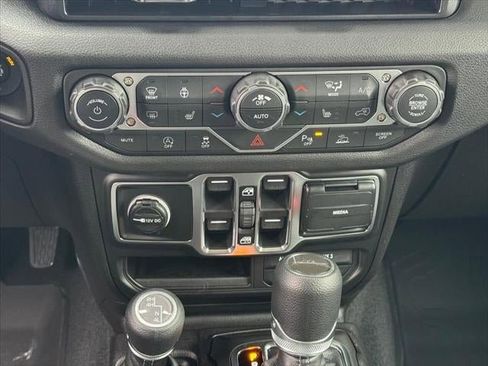 New 2026 Jeep Gladiator Sport image 40