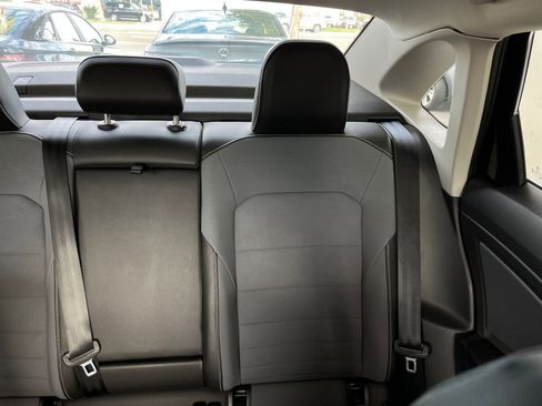 Used 2025 Volkswagen Jetta SE image 37