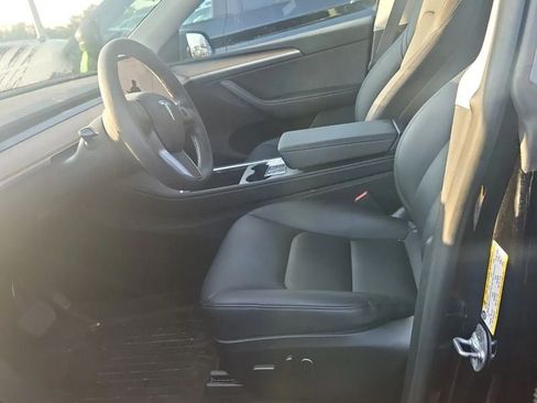 Used 2023 Tesla Model Y Long Range AWD/4WD image 2