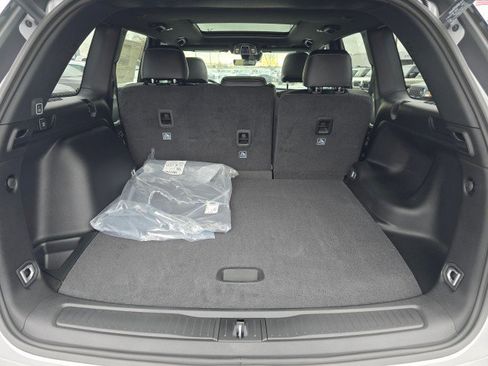 New 2025 Jeep Grand Cherokee Limited AWD/4WD image 18