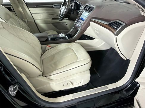 Used 2018 Ford Fusion Platinum image 15