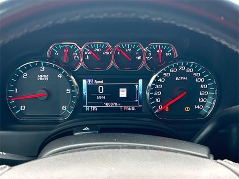 Used 2019 Chevrolet Suburban LT image 37