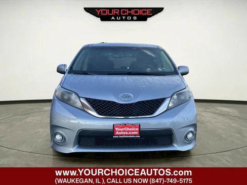 Used 2014 Toyota Sienna SE image 2