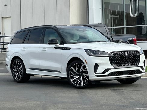 New 2026 Lincoln Aviator Black Label w/ Black Label Special Edition AWD/4WD image 1