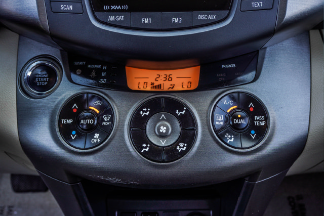 Used 2011 Toyota RAV4 Limited w/ Limited Extra Value Pkg FWD image 17