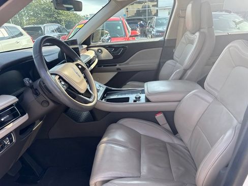 Used 2022 Lincoln Aviator Reserve w/ Equipment Group 201A AWD/4WD image 2