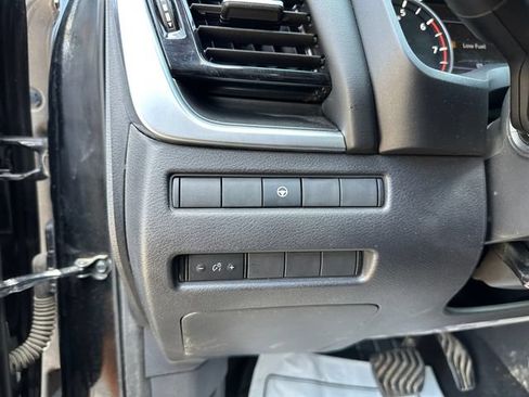 Used 2022 Nissan Rogue SV FWD image 21
