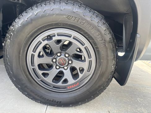 Used 2025 Nissan Frontier Pro-X RWD image 8