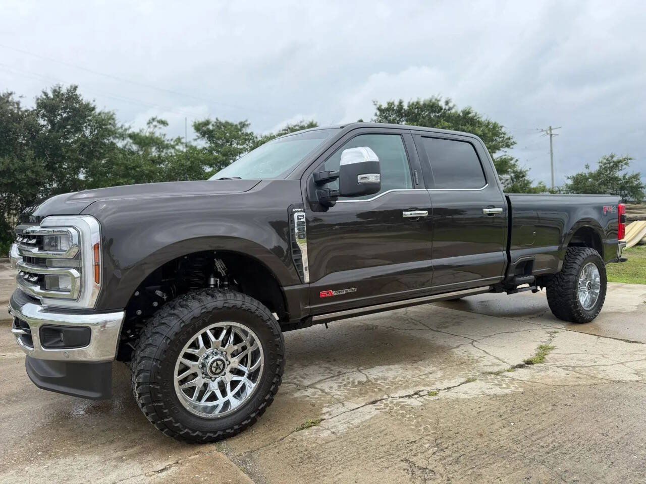 Used 2024 Ford F250 Lariat w/ Lariat Ultimate Package AWD/4WD image 9