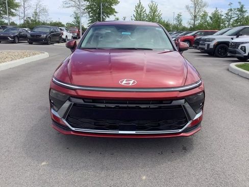 New 2025 Hyundai Sonata SE FWD image 2