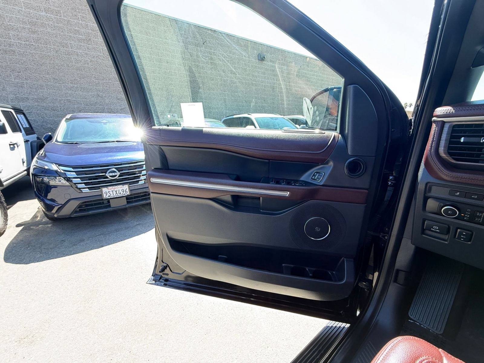 Used 2024 Ford Expedition Max Limited AWD/4WD image 18