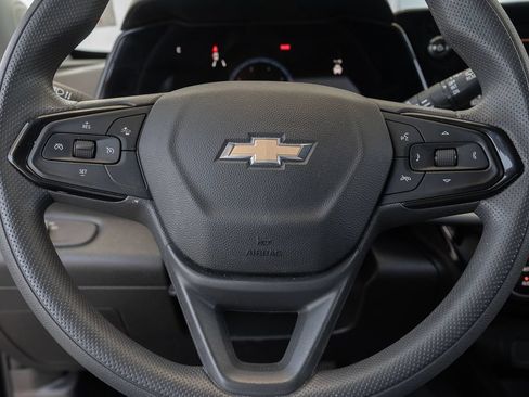 Used 2025 Chevrolet Trax LT FWD image 21