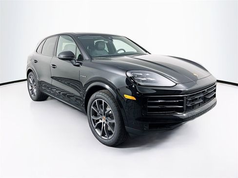New 2026 Porsche Cayenne Base image 7