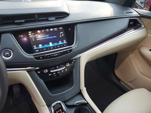 Used 2018 Cadillac XT5 Luxury w/ Driver Awareness Package image 46