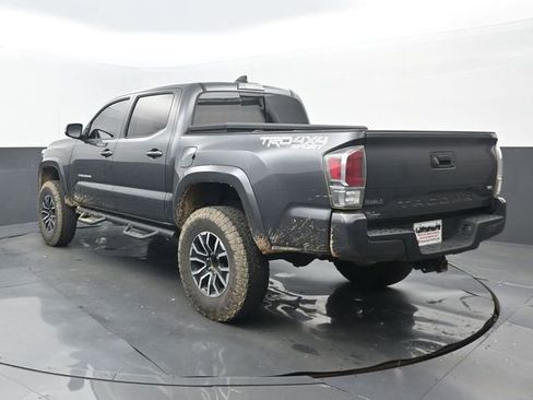 Used 2020 Toyota Tacoma TRD Sport AWD/4WD image 3