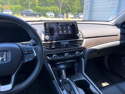 Used 2020 Honda Accord EX image 5