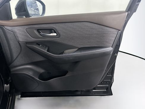 Used 2023 Nissan Rogue SV FWD image 30