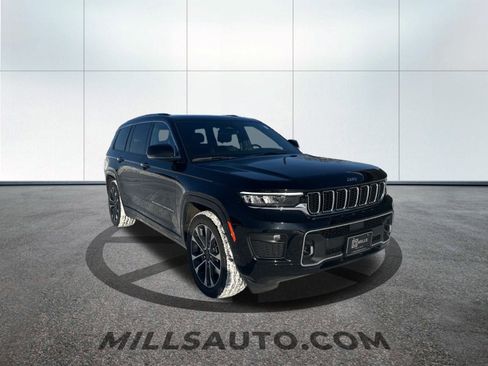 Used 2023 Jeep Grand Cherokee L Overland image 3