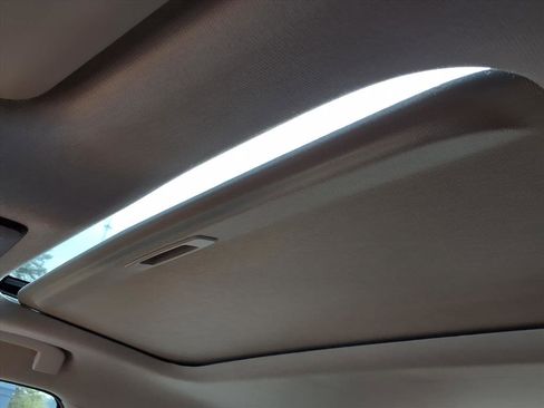 Used 2024 Nissan Sentra SV w/ SV Premium Package image 23