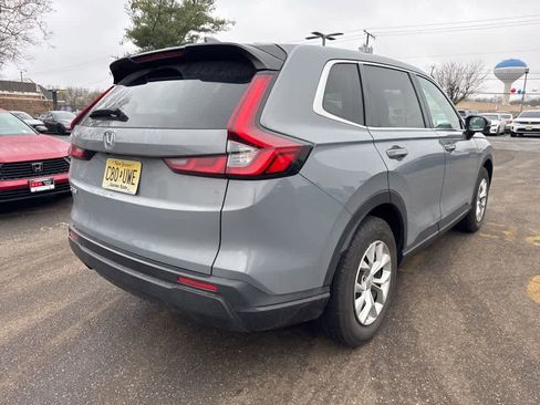 Used 2025 Honda CR-V LX image 4