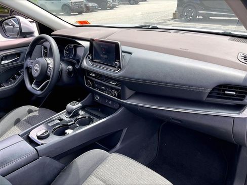 Used 2023 Nissan Rogue SV AWD/4WD image 13