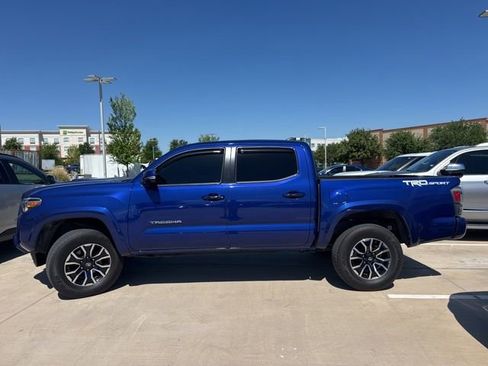 Used 2022 Toyota Tacoma TRD Sport w/ Technology Package image 5