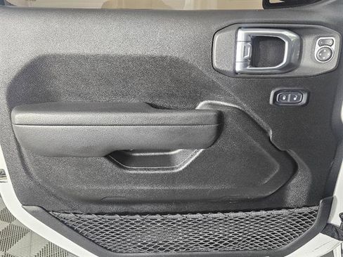 Used 2022 Jeep Wrangler Unlimited Sport image 38