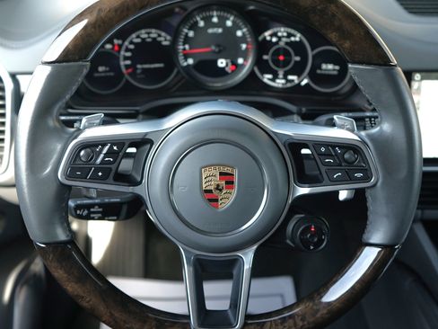 Used 2021 Porsche Cayenne GTS AWD/4WD image 19
