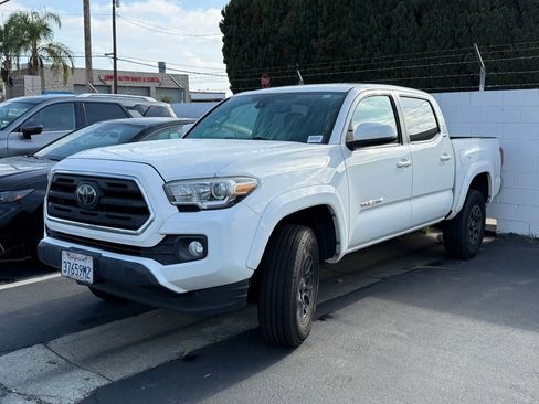 Used 2018 Toyota Tacoma SR5 image 2