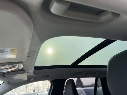 Certified 2025 Volvo XC90 B5 Plus image 18