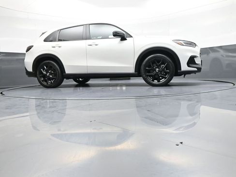 Certified 2024 Honda HR-V Sport image 27