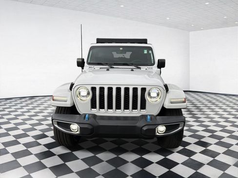 Used 2023 Jeep Wrangler Unlimited Sahara AWD/4WD image 2