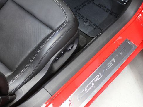 Used 2019 Chevrolet Corvette w/ 2LT w/ 2LT Preferred Equipment Group image 46