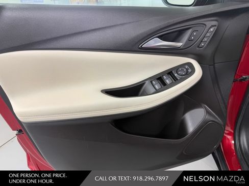 Used 2020 Buick Encore GX Essence w/ Experience Buick Package AWD/4WD image 17