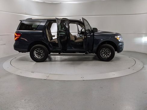 Used 2024 Ford Expedition Limited image 8