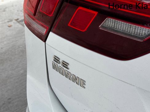 Used 2022 Volkswagen Tiguan SE image 28