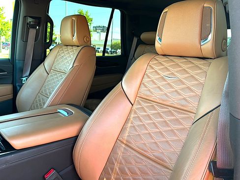 Used 2021 Cadillac Escalade Sport RWD image 14