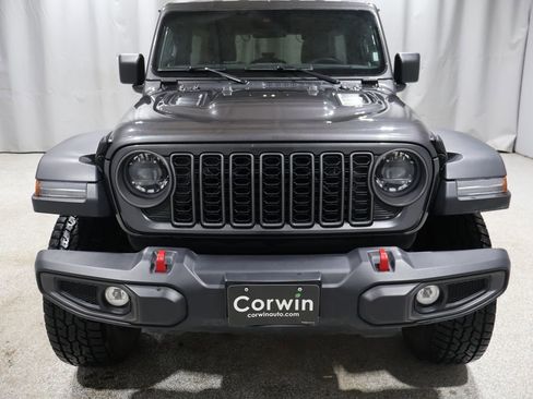 Used 2025 Jeep Wrangler Unlimited Rubicon image 9
