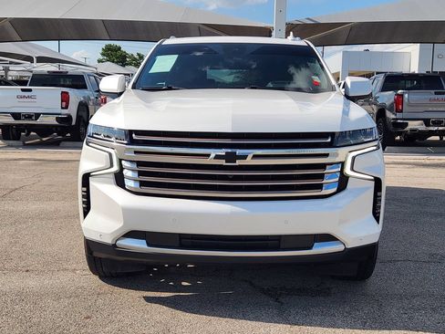 Used 2024 Chevrolet Suburban High Country AWD/4WD image 2