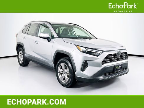 Used 2025 Toyota RAV4 XLE image 1