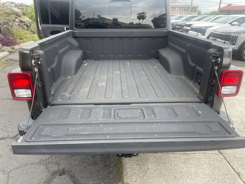 Used 2021 Jeep Gladiator Overland AWD/4WD image 21