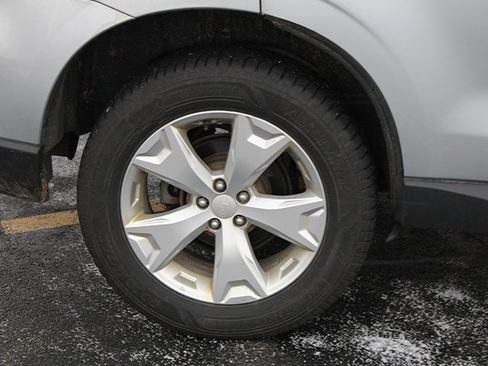 Used 2014 Subaru Forester 2.5i Limited image 8