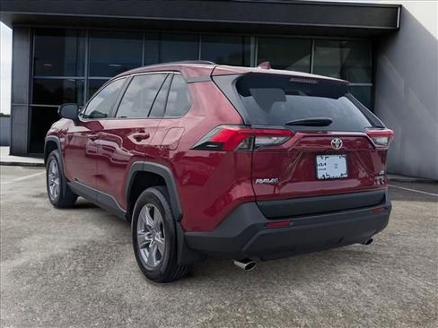 Used 2025 Toyota RAV4 XLE w/ Convenience Package FWD image 4