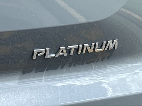 Certified 2025 Nissan Pathfinder Platinum image 28